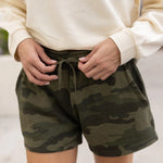 WOMENS CAMO SHORT